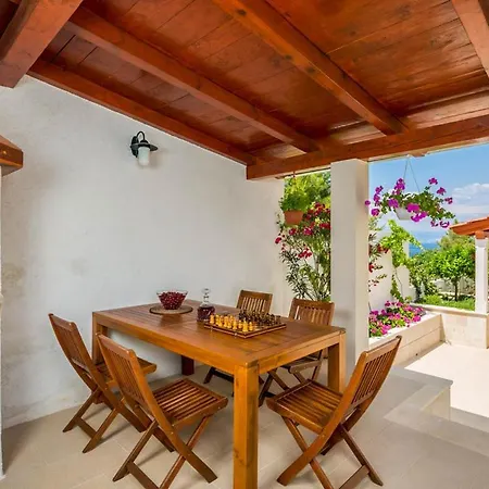 Sleeps 7 With Pool Air Con And Wifi Villa *