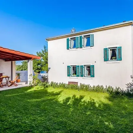 Sleeps 7 With Pool Air Con And Wifi Villa *